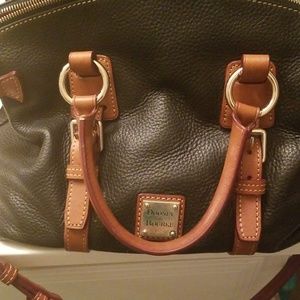 Dooney and Bourke Black and Tan Leather Bag(authen